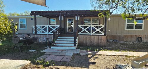 275 West Trl, Pleasanton, TX, 78064-6526 | Card Image