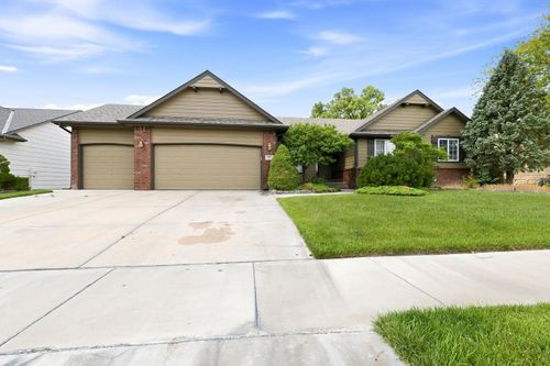 921 S Glenmoor St, Wichita, KS, 67207-6599 | Card Image