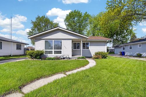 8552 20th Avenue, Kenosha, WI, 53143 | Card Image