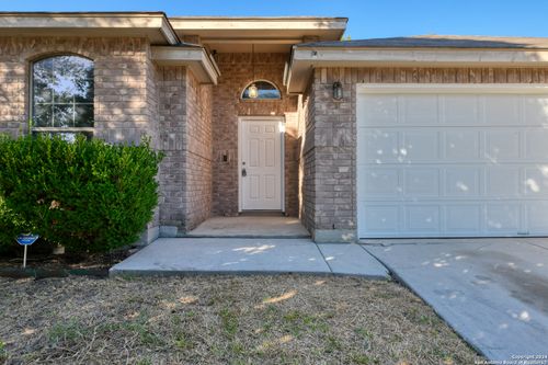 8234 Grissom Cir, San Antonio, TX, 78251-2829 | Card Image