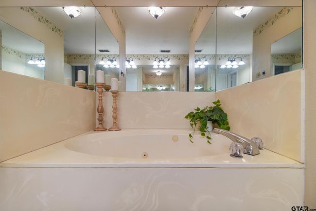 201 Karla Dr, House other with 3 bedrooms, 2 bathrooms and null parking in Whitehouse TX | Image 18