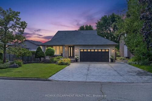 51 Cabriolet Cres, Ancaster, ON, L9K1K5 | Card Image
