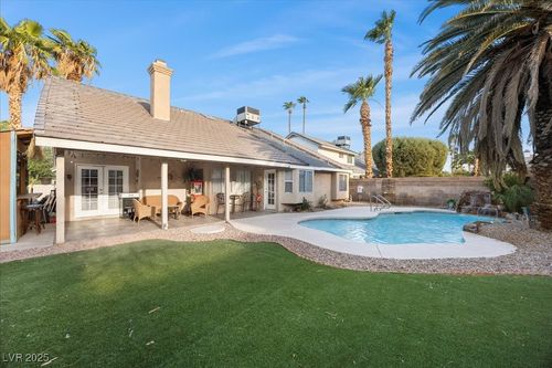 323 Vallarte Dr, Henderson, NV, 89014-3553 | Card Image