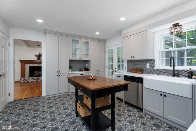 92 Lochatong Rd, House other with 4 bedrooms, 3 bathrooms and null parking in Ewing NJ | Image 6