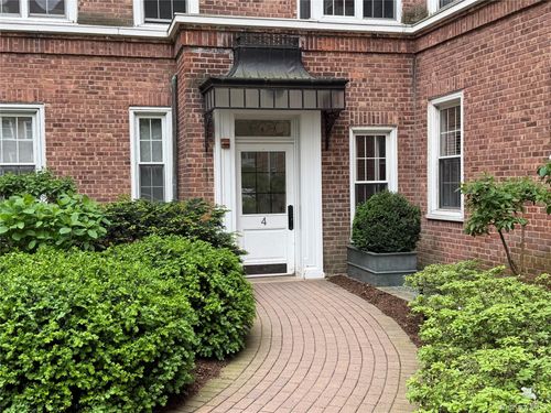 3j-4 Midland Gardens, Eastchester, NY, 10708 | Card Image