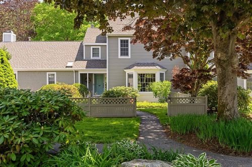 44-44 Floret Cir, Hingham, MA, 02043-2836 | Card Image
