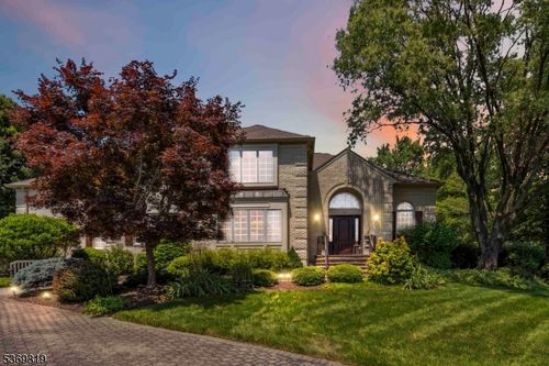 35 Manor Dr, Morristown, NJ, 07960-2738 | Card Image