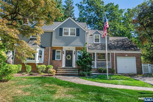 100 Forest Ave, West Caldwell, NJ, 07006-7968 | Card Image