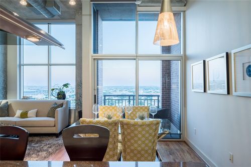 apt-1807-4899 Montrose Blvd, Houston, TX, 77006-6172 | Card Image