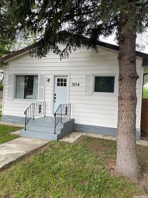 304 Brownlee St, Herbert, SK, S0H0C6 | Card Image