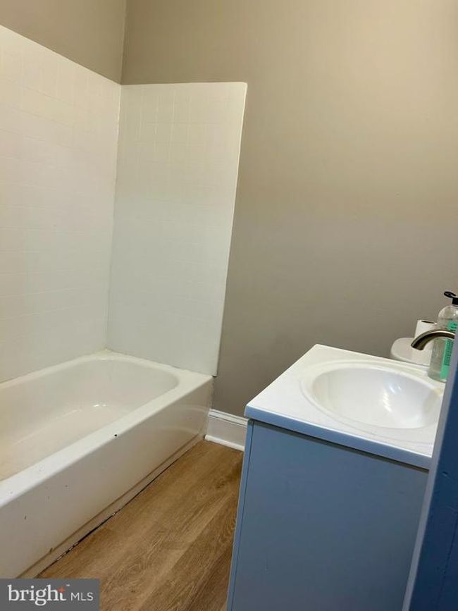 229 E King St, Condo with 2 bedrooms, 1 bathrooms and null parking in LANCASTER PA | Image 8