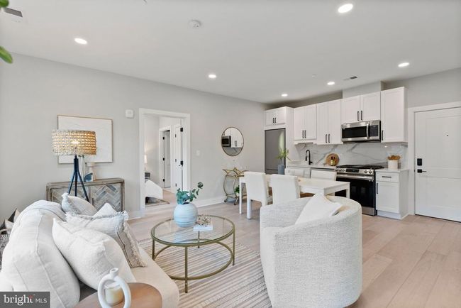 UNIT-1 - 2019 M St Ne, Condo with 2 bedrooms, 2 bathrooms and null parking in WASHINGTON DC | Image 5