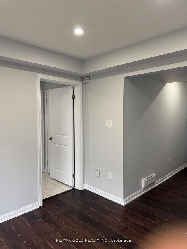 13 Viewforth Rd, House attached with 4 bedrooms, 2 bathrooms and 1 parking in Brampton ON | Image 9