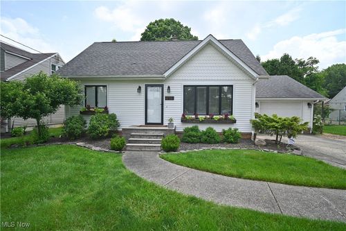 7673 N Lima Road, Poland, OH, 44514 | Card Image
