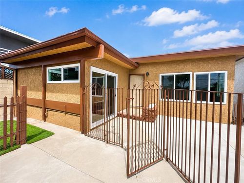 2008 Junipero Ave, Signal Hill, CA, 90755-6026 | Card Image