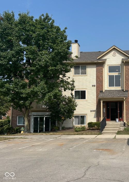 unit-2-12519 Timber Creek Dr, Carmel, IN, 46032-7528 | Card Image