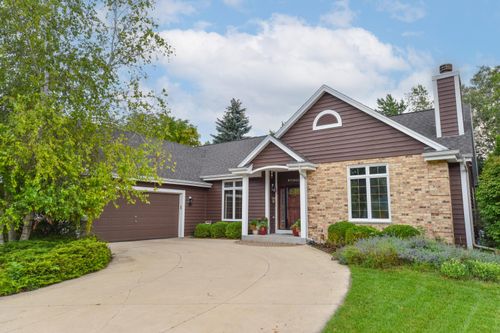 W71N428 Mulberry Ave, Cedarburg, WI, 53012-2273 | Card Image