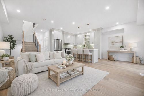 11 Union St, Millbrook, ON, L0A1G0 | Card Image