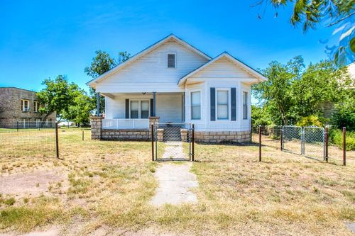 405 N Broadway St, Ballinger, TX, 76821-4807 | Card Image