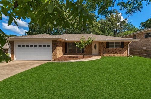 1335 Crestview Dr, Denison, TX, 75020-7017 | Card Image