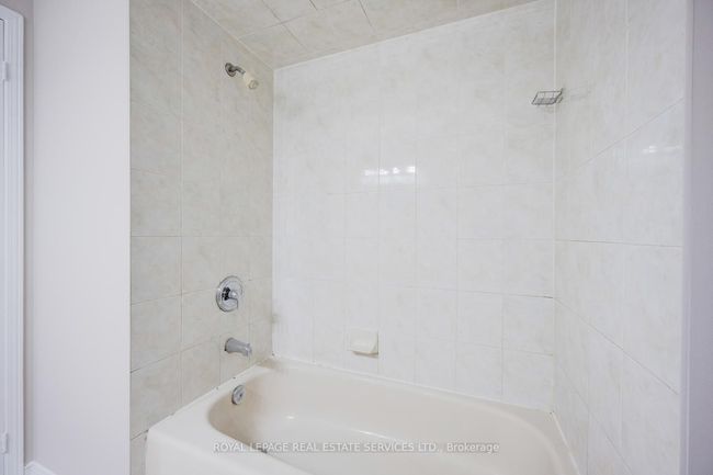 9 Oxtail Lane, House other with 5 bedrooms, 5 bathrooms and 4 parking in Brampton ON | Image 18