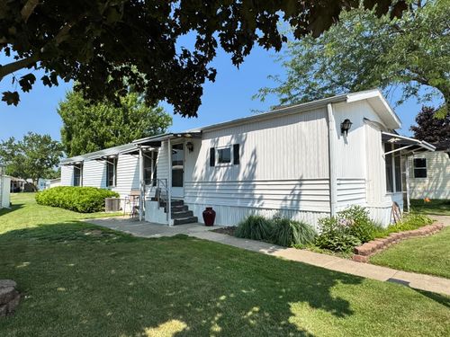 413 Redmond Dr, Blissfield, MI, 49228-1074 | Card Image