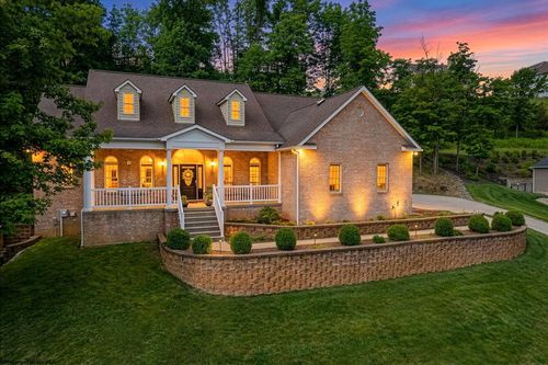 106 Iris Ln, Morgantown, WV, 26501-2290 | Card Image