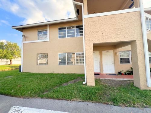 30b-843 Twin Lakes Dr, Coral Springs, FL, 33071-5307 | Card Image