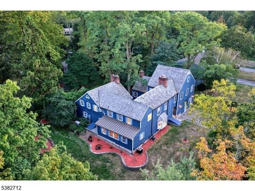 7 Cherry Ln, Mendham Twp, NJ, 07945-3048 | Card Image