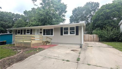 8602 E 91st Ter, Kansas City, MO, 64138-4654 | Card Image