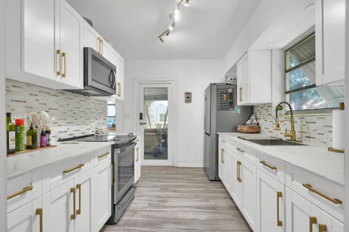 27 Ne 18th St, Homestead, FL, 33030-4518 | Card Image