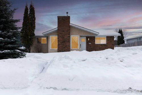 209 Woodland Dr, Fort Mcmurray, AB, T9K1A4 | Card Image