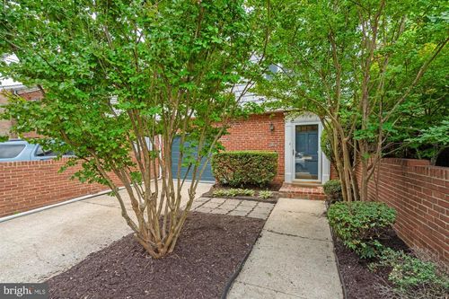 3706 12th St S, Arlington, VA, 22204-4202 | Card Image