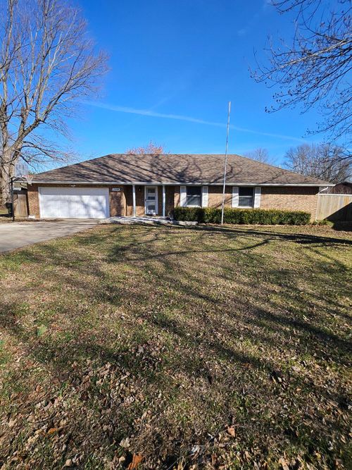 1622 Porter Ave, Aurora, MO, 65605-2669 | Card Image