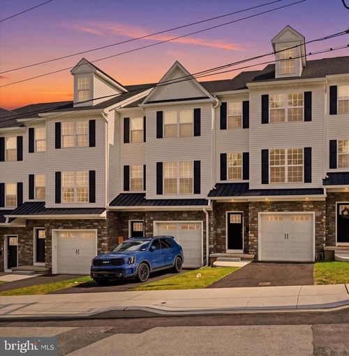 207 8th St, BRIDGEPORT, PA, 19405 | Card Image