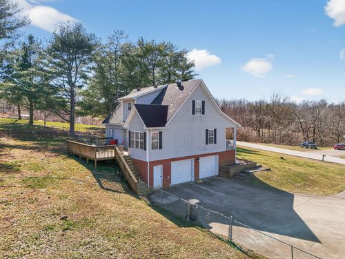 630 Picnic Hill Rd, Irvine, KY, 40336-7183 | Card Image