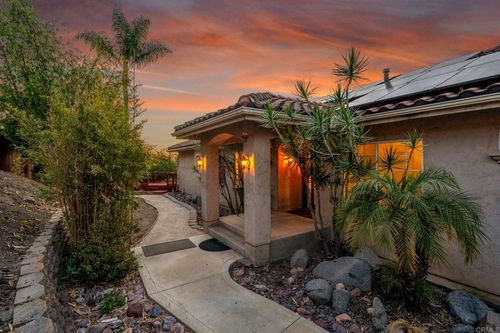 1021 Marine View Dr, Vista, CA, 92081-7530 | Card Image