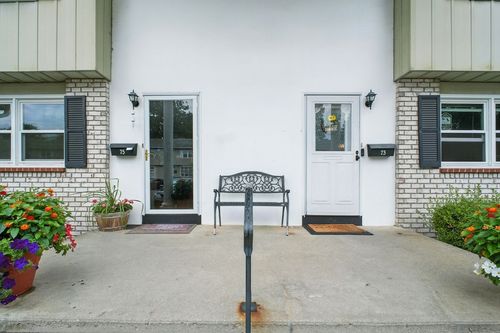 73-73 Yorktown Ct, Chicopee, MA, 01020-4319 | Card Image