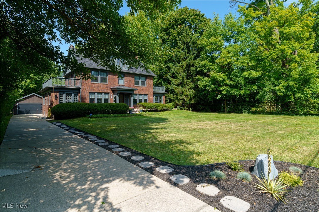 Lee Rd, Cleveland Heights, OH 44118
