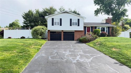 145 Lansdowne Dr, Coraopolis, PA, 15108-3027 | Card Image