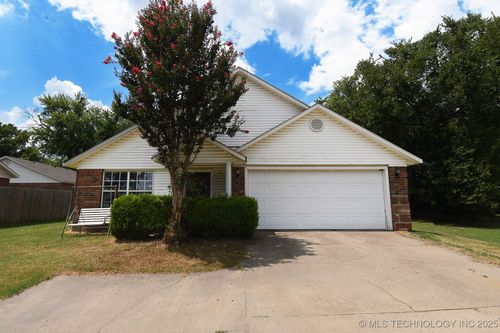 403 N Maple St, Sallisaw, OK, 74955-3440 | Card Image