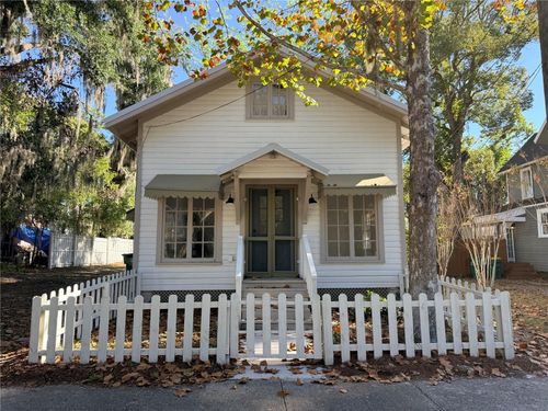 221 N Sans Souci Ave, DELAND, FL, 32720-4220 | Card Image