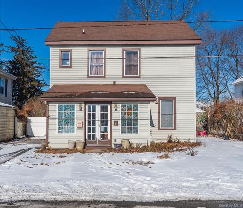 21 Harvey St, Hyde Park, NY, 12538-1206 | Card Image