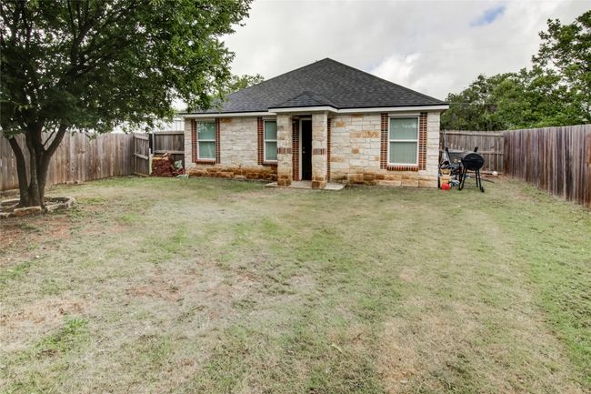 504 Johnson St, House other with 3 bedrooms, 2 bathrooms and null parking in McGregor TX | Image 23