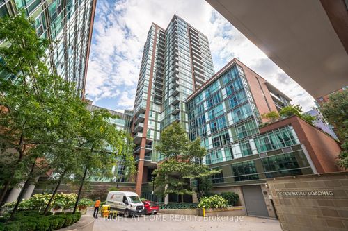s320-112 George Street, Toronto, ON, M5A2M5 | Card Image