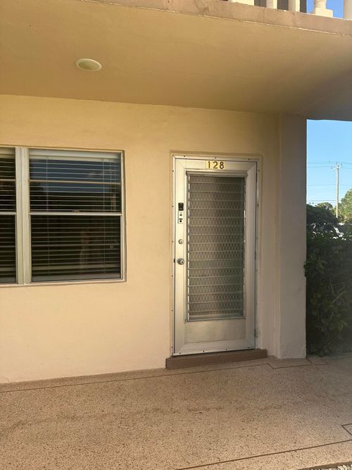 128 Norwich F, West Palm Beach, FL, 33417-7946 | Card Image