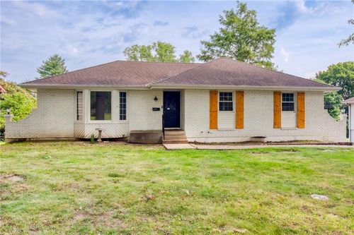 812 Ne Swann Rd, Lees Summit, MO, 64086-5547 | Card Image