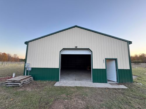 2845 W Armstrong Lake Trl, Empire, MI, 49630-9761 | Card Image