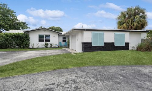 194 Se 27th Ave, Boynton Beach, FL, 33435-7642 | Card Image