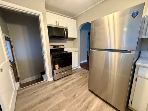 2741 E Washington Ave, Des Moines, IA, 50317-6105 | Card Image